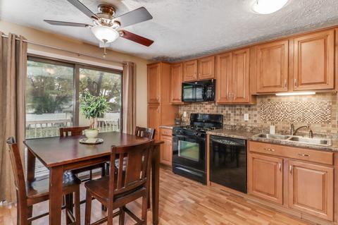203 E Walnut St, Hudson, IL 61748 photo 14