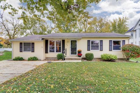 203 E Walnut St, Hudson, IL 61748 photo 1