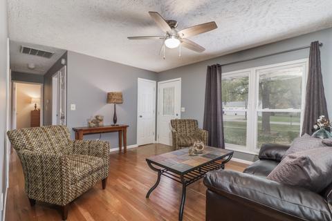 203 E Walnut St, Hudson, IL 61748 photo 13