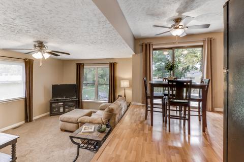 203 E Walnut St, Hudson, IL 61748 photo 3