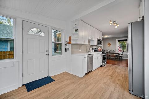 702 Jackson St, Aurora, IL 60505 photo 7