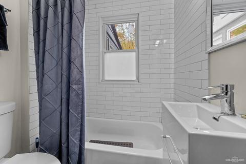 702 Jackson St, Aurora, IL 60505 photo 9