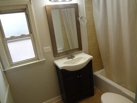 712 N Green Dr, Wheeling, IL 60090 photo 13