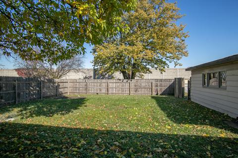 17517 Maple Ave, Lansing, IL 60438 photo 4