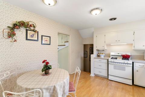640 Selborne Rd, Riverside, IL 60546 photo 8