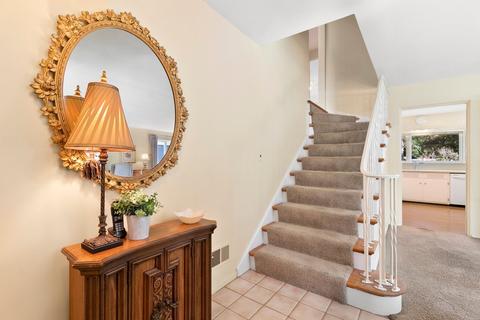 640 Selborne Rd, Riverside, IL 60546 photo 3