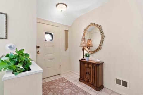 640 Selborne Rd, Riverside, IL 60546 photo 2