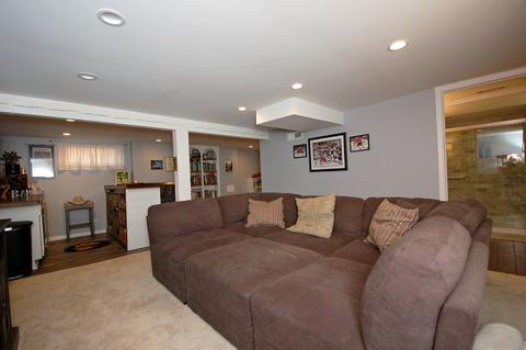 141 N Eastern Ave, Bartlett, IL 60103 photo 16