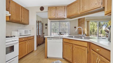 630 W Paddock Dr, Wheeling, IL 60090 photo 9