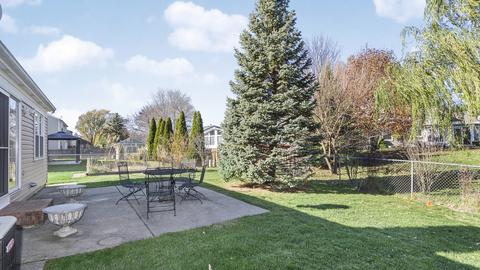 630 W Paddock Dr, Wheeling, IL 60090 photo 3