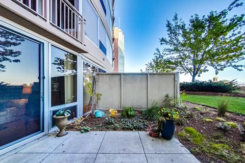807 Davis St #710, Evanston, IL 60201 photo 17
