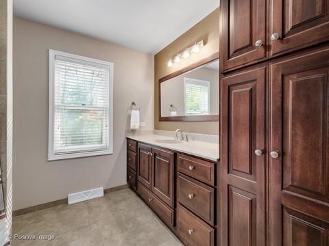 2 S045 Twin Oaks Dr, Wheaton, IL 60189 photo 19
