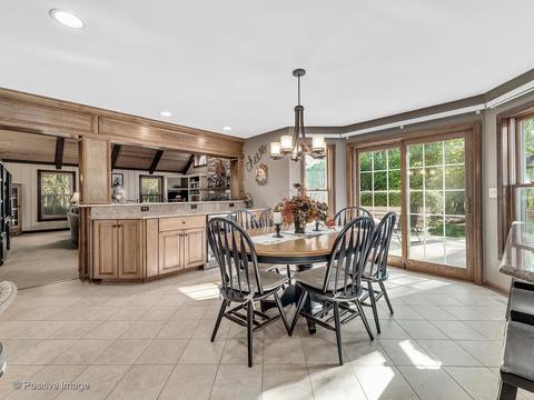 2 S045 Twin Oaks Dr, Wheaton, IL 60189 photo 6