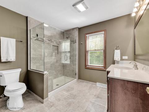 2 S045 Twin Oaks Dr, Wheaton, IL 60189 photo 16