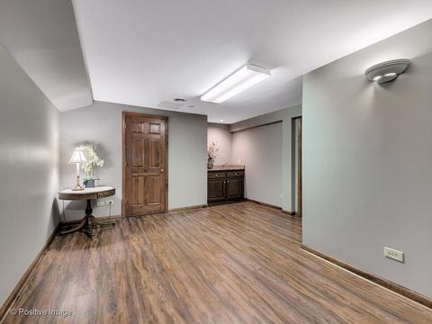 2 S045 Twin Oaks Dr, Wheaton, IL 60189 photo 20
