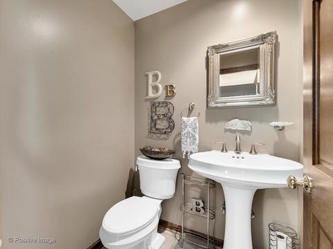 2 S045 Twin Oaks Dr, Wheaton, IL 60189 photo 14