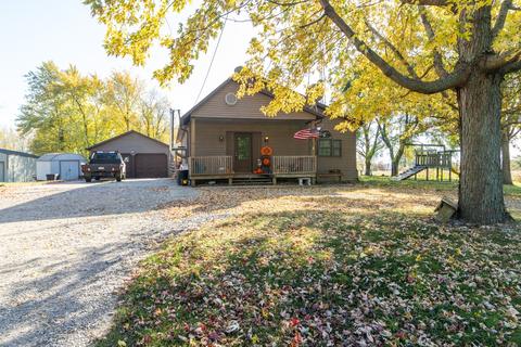 2893 E Township Rd 407, Sheldon, IL 60966 photo 1
