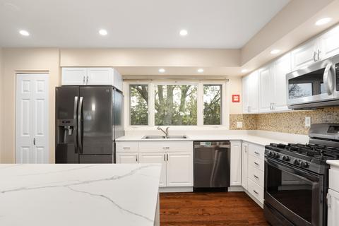 1165 Hassell Rd, Hoffman Estates, IL 60169 photo 12