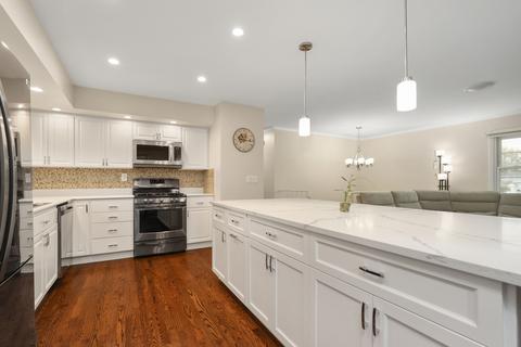 1165 Hassell Rd, Hoffman Estates, IL 60169 photo 11