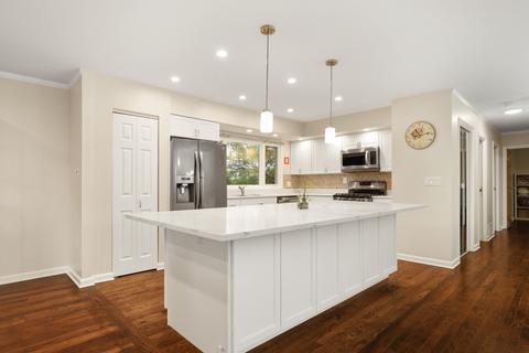 1165 Hassell Rd, Hoffman Estates, IL 60169 photo 9