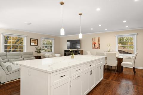 1165 Hassell Rd, Hoffman Estates, IL 60169 photo 13
