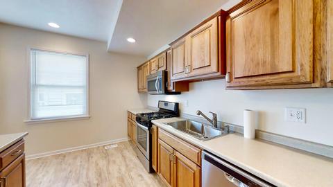 318 E Locust St, Bloomington, IL 61701 photo 18