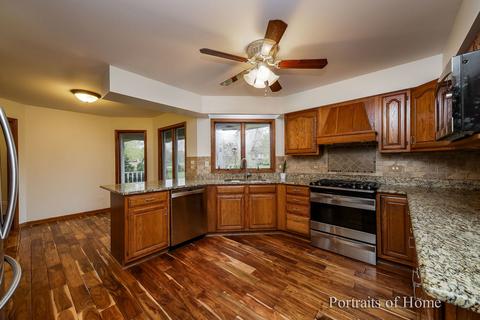 39 W237 Hogan Hl, Elgin, IL 60124 photo 3