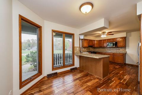 39 W237 Hogan Hl, Elgin, IL 60124 photo 2