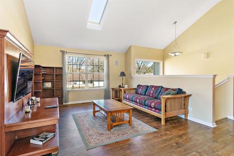 3903 Anne St, Mchenry, IL 60050 photo 2