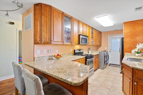 223 Cindy Ln, Wheeling, IL 60090 photo 4