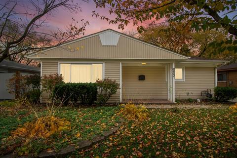 223 Cindy Ln, Wheeling, IL 60090 photo 2