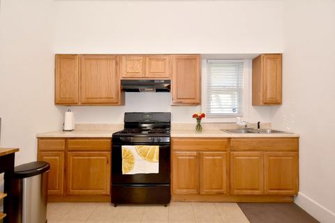 311 Orange St, Elgin, IL 60123 photo 9
