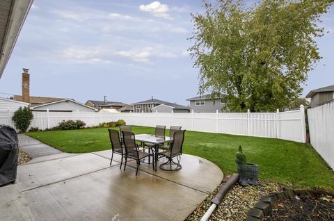 8035 S Oketo Ave, Bridgeview, IL 60455 photo 2