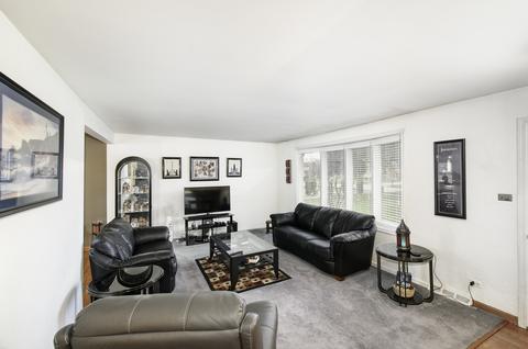 8035 S Oketo Ave, Bridgeview, IL 60455 photo 4