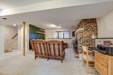 672 Madelyn Dr, Des Plaines, IL 60016 photo 18