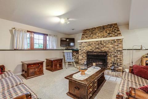 672 Madelyn Dr, Des Plaines, IL 60016 photo 16