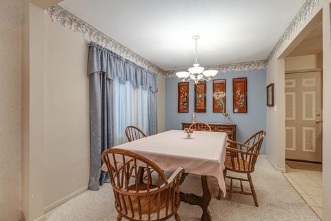672 Madelyn Dr, Des Plaines, IL 60016 photo 6
