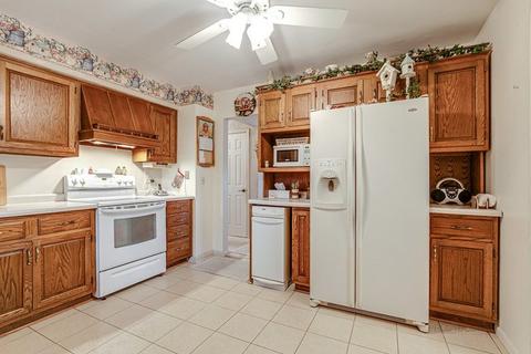 672 Madelyn Dr, Des Plaines, IL 60016 photo 8