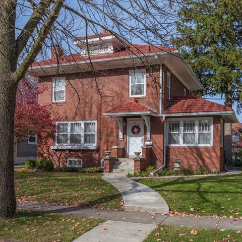 1804 E Jackson St, Bloomington, IL 61701 photo 2