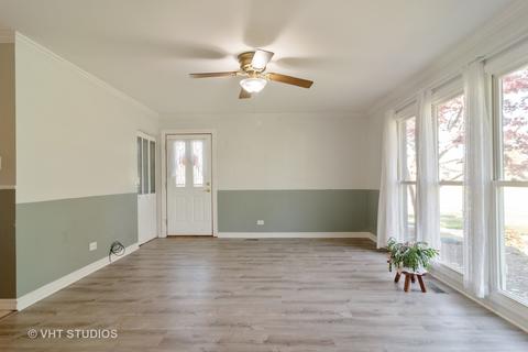 190 Westview St, Hoffman Estates, IL 60169 photo 3