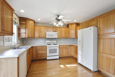 425 Beechwood Ct, Normal, IL 61761 photo 4