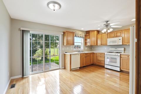 425 Beechwood Ct, Normal, IL 61761 photo 3