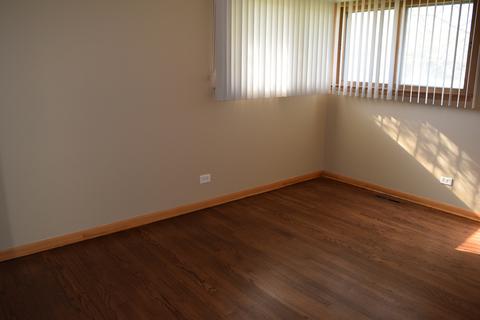 51 E Millers Rd, Des Plaines, IL 60016 photo 12