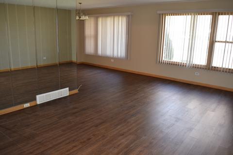 51 E Millers Rd, Des Plaines, IL 60016 photo 4