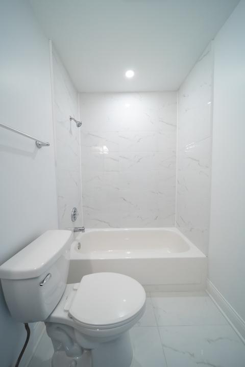 5198 Chambers Dr, Hoffman Estates, IL 60010 photo 12