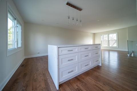 5198 Chambers Dr, Hoffman Estates, IL 60010 photo 8
