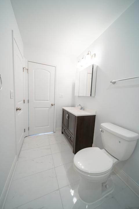 5198 Chambers Dr, Hoffman Estates, IL 60010 photo 11