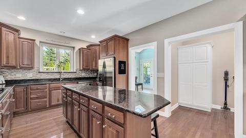 2070 Windham Cir, Wheaton, IL 60187 photo 16