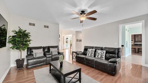 2070 Windham Cir, Wheaton, IL 60187 photo 6