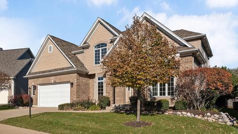 2070 Windham Cir, Wheaton, IL 60187 photo 2